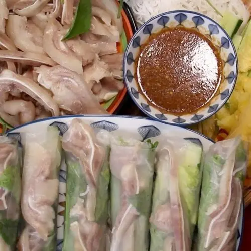 Hình ảnh Gỏi cuốn tai heo 