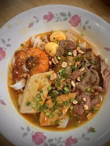 Hình ảnh Mì quảng bò tái