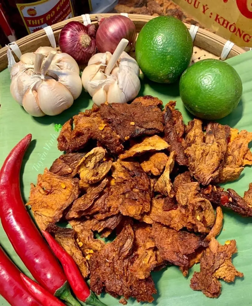 Hình ảnh KHÔ BÒ VỤN GIÒN CHÍNH GỐC HỒNG NGỰ 500Gr