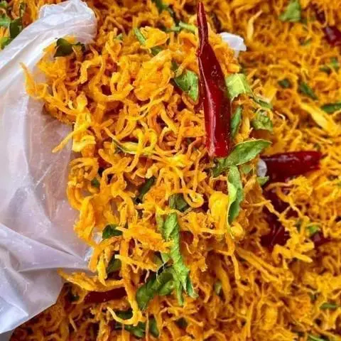 Hình ảnh khô gà lá chanh mềm 500g