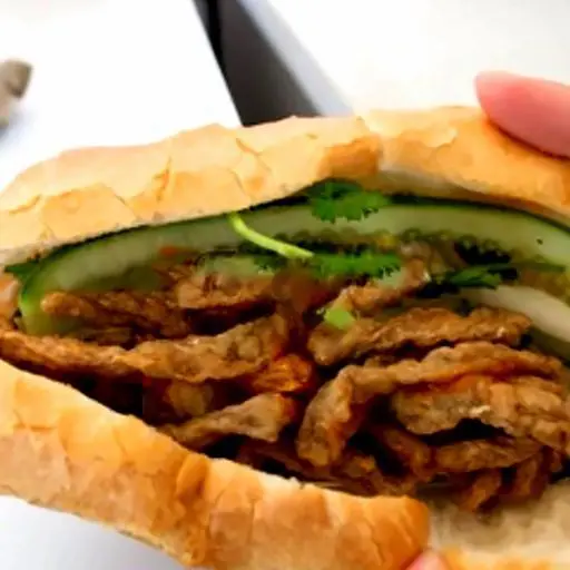 Hình ảnh Bánh Mì Chả Cá Chiên Xù