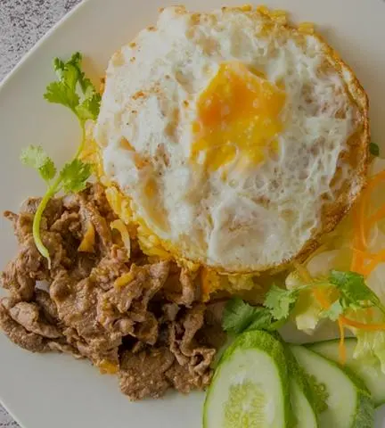 Hình ảnh Cơm Chiên Bò + Trứng