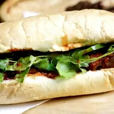 Hình ảnh Bánh Mì Gà