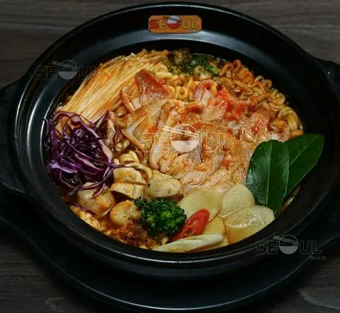 Hình ảnh Mì lẩu thái sườn sụn