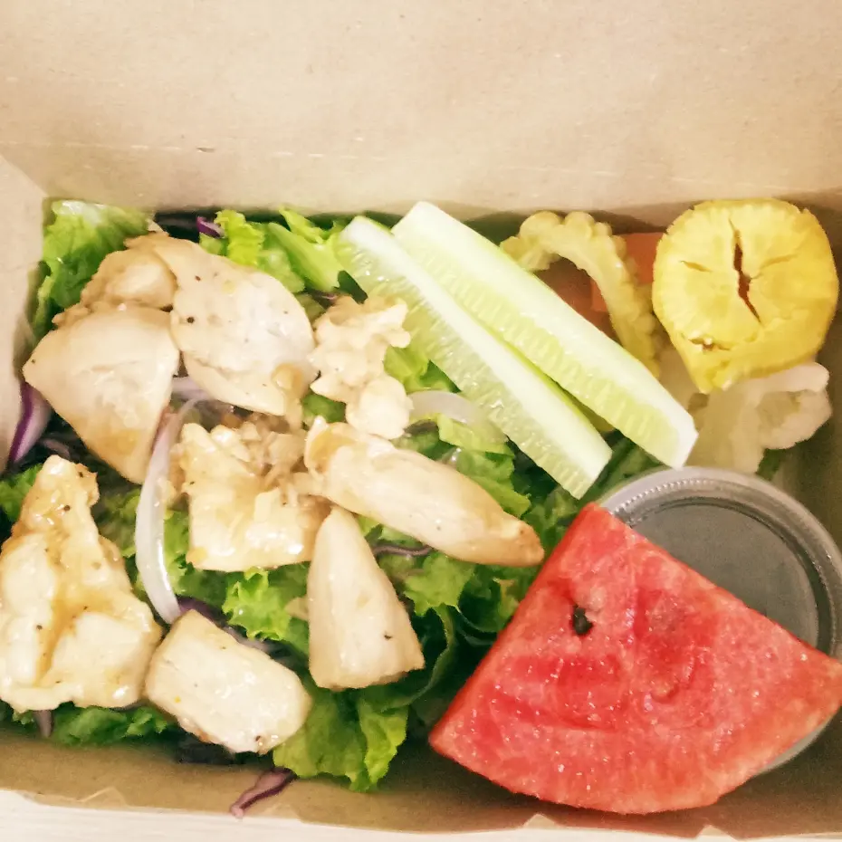 Hình ảnh Salad Ức gà + rau củ mix