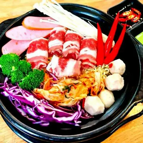 Hình ảnh Mì kim chi bò ba chỉ
