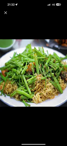 Hình ảnh Sò Lông xào mì gói 
