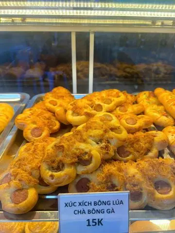Hình ảnh Bánh bông lúa xúc xích chà bông