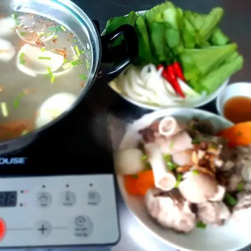 Hình ảnh Lẩu đuôi heo xí quách nhỏ
