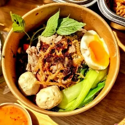Hình ảnh Mì trộn bò trứng