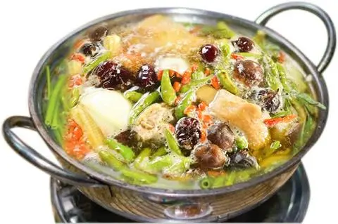 Hình ảnh Lẩu gà tiềm ớt hiểm lớn