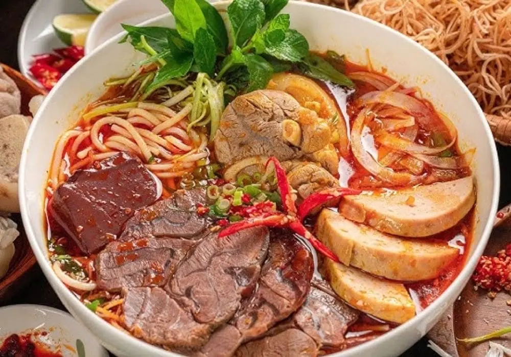 Hình ảnh Bún bò tái nạm