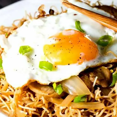 Hình ảnh Mì xào bò - trứng