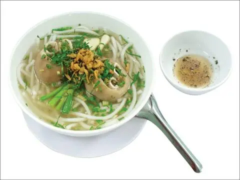 Hình ảnh Bánh canh giò gân lớn 