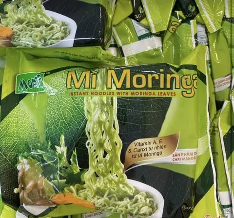 Hình ảnh Mì rau chùm ngây Moringa kèm rau, giá, nước