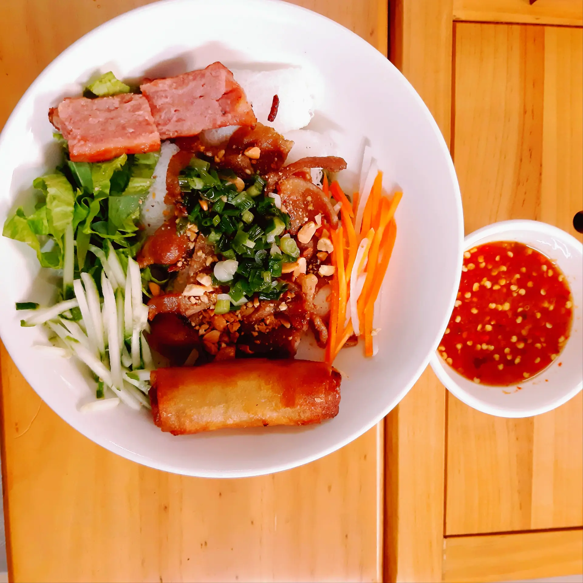 Hình ảnh bánh hỏi thịt nướng+nem+chả giò