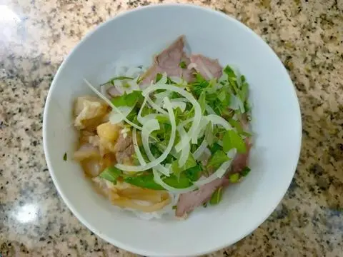 Hình ảnh Bún bò nạm gân