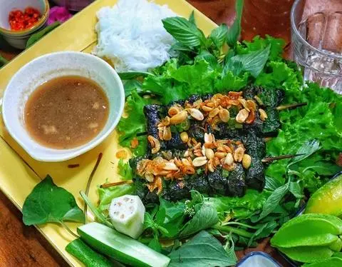 Hình ảnh Bò lá lốt cuốn bún