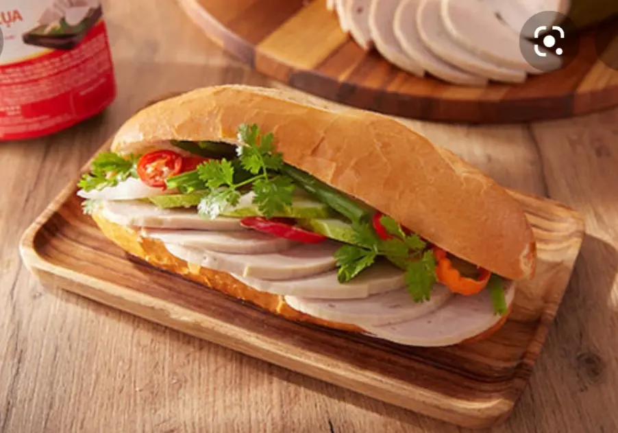 Hình ảnh Bánh Mì Chả Lụa Muối Tiêu Dưa Leo