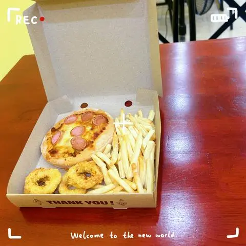 Hình ảnh Combo pizza size 14 + gà vòng + khoai tây + Pepsi