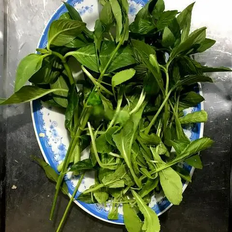 Hình ảnh Thêm rau sống