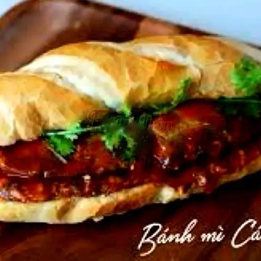 Hình ảnh Bánh mì cá hộp