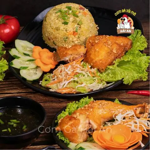 Hình ảnh Cơm Dương Châu + Gà Xốt Mắm Tỏi.