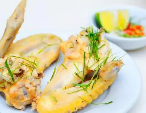 Hình ảnh Cơm cánh gà luộc 