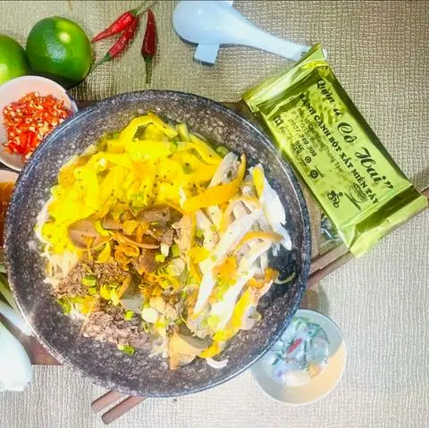Hình ảnh Bún măng gà ta Đặc Biệt
