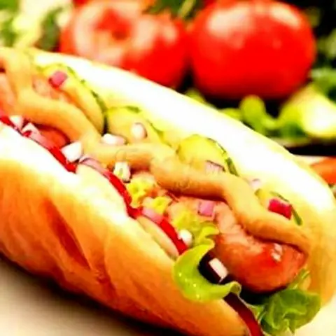 Hình ảnh Bánh Mì Xúc Xích Bò