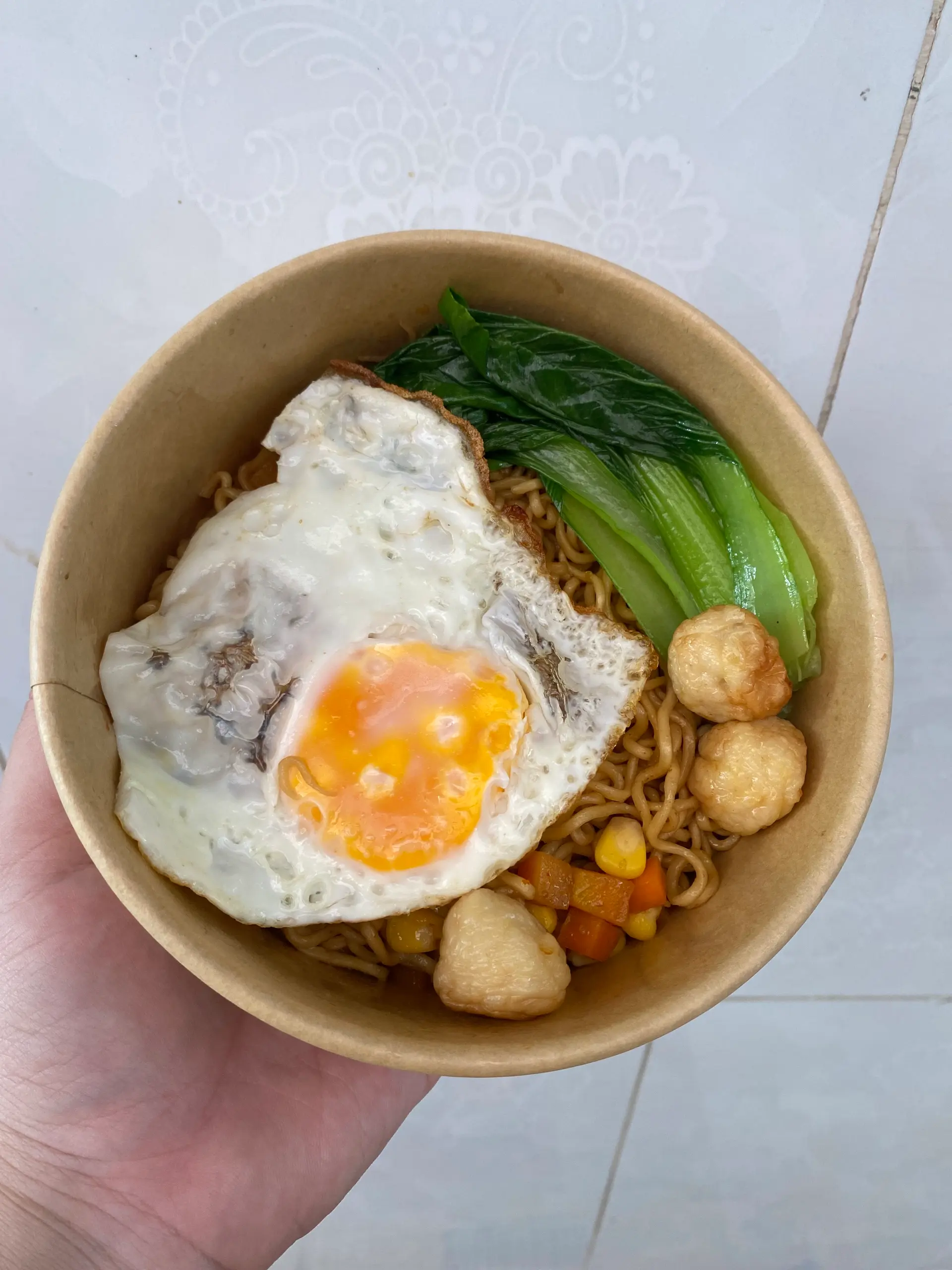 Hình ảnh Mì trộn trứng cá viên
