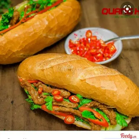 Hình ảnh Bánh Mì Chả Cá Nóng Sốt Mắm Kẹo