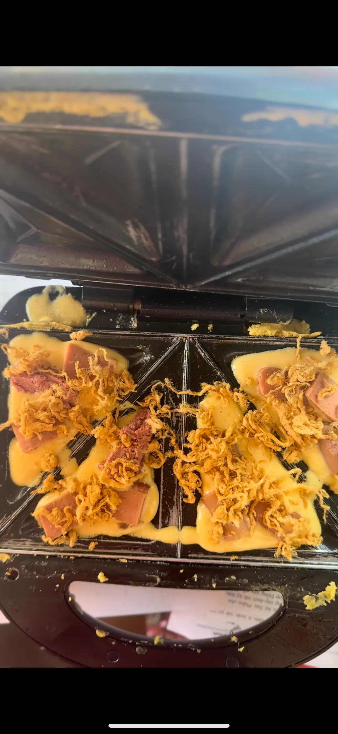Hình ảnh Hotdog xúc xích chà bông