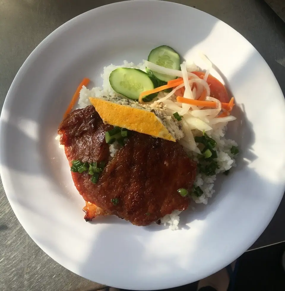 Hình ảnh Cơm Sườn Chả