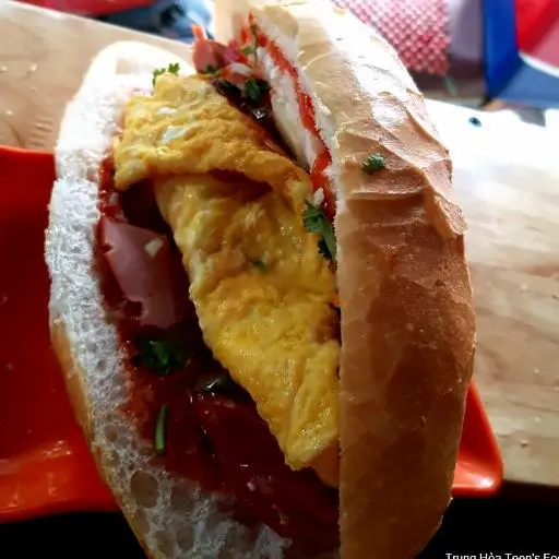 Hình ảnh Bánh Mì Xúc Xích Trứng