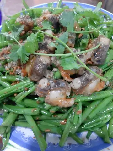 Hình ảnh Mì xào sò lông - rau muống