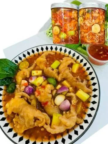 Hình ảnh HŨ CHÂN GÀ NGÂM SỐT MẮM NHĨ CÀ PHÁO