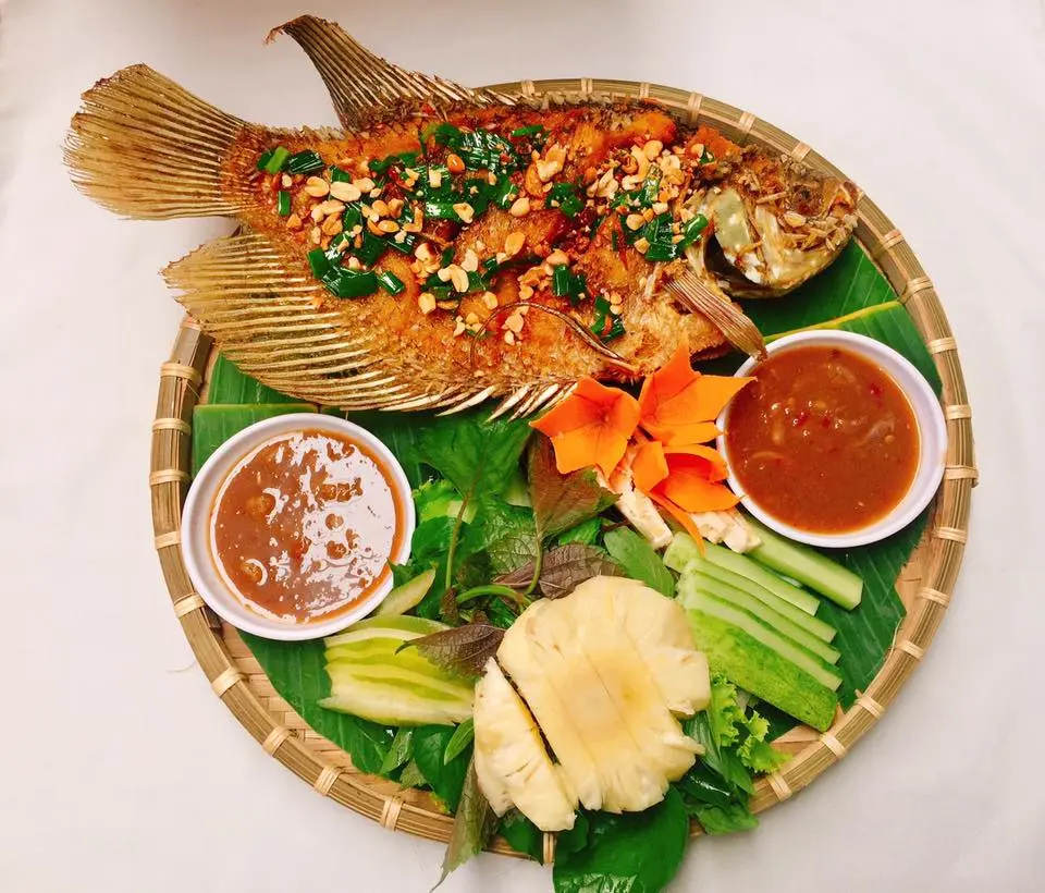 Hình ảnh CÁ TAI TƯỢNG CHIÊN XÙ
