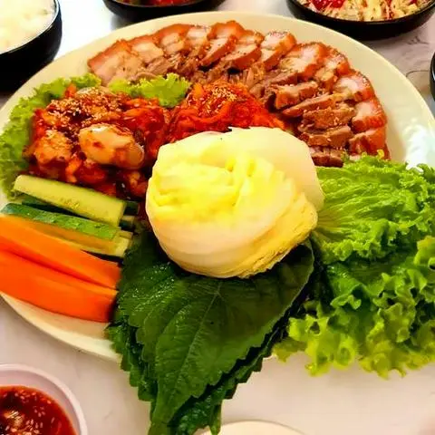 Hình ảnh 보쌈 - Thịt Ba Rọi Rút Xương Hầm Hàn Quốc 200g
