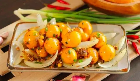 Hình ảnh Trứng gà non xào rau muống