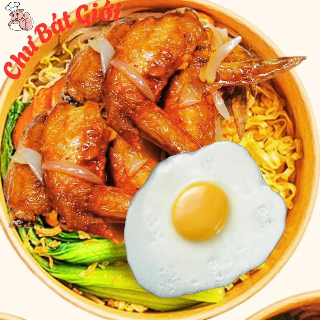 Hình ảnh Mì Trộn Cánh Gà Chiên Sốt Nước Mắm + Trứng