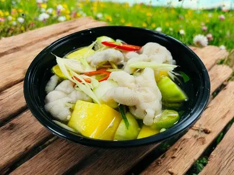 Hình ảnh Chân Gà Rút Xương Ngâm Sả Tắc ( Size M từ 6-8 Chân )