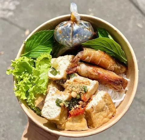 Hình ảnh Bún Xì Dầu Đậu Hũ Chả Ram Tôm Đất