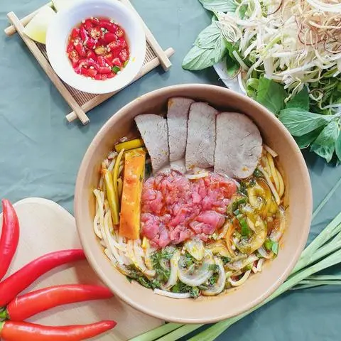 Hình ảnh Bún bò Tái - nạm - chả