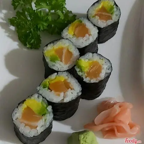 Hình ảnh Sushi cuộn bơ tươi cá hồi