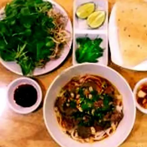 Hình ảnh Mì Quảng bắp bò tái
