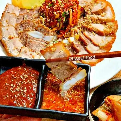 Hình ảnh 보쌈 250g - Thịt Ba Chỉ Hầm Rút Xương