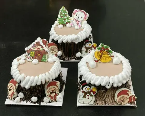 Hình ảnh Bánh noel Tròn 16cm ( Mẫu tùy thời điểm)