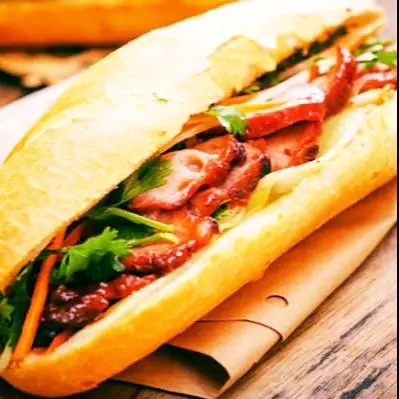 Hình ảnh BÁNH MÌ PATE THỊT XÁ XÍU THƠM NGON