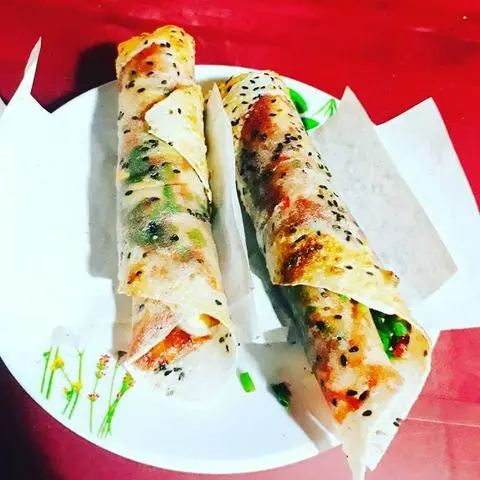 Hình ảnh Bánh tráng nướng hành trứng đánh